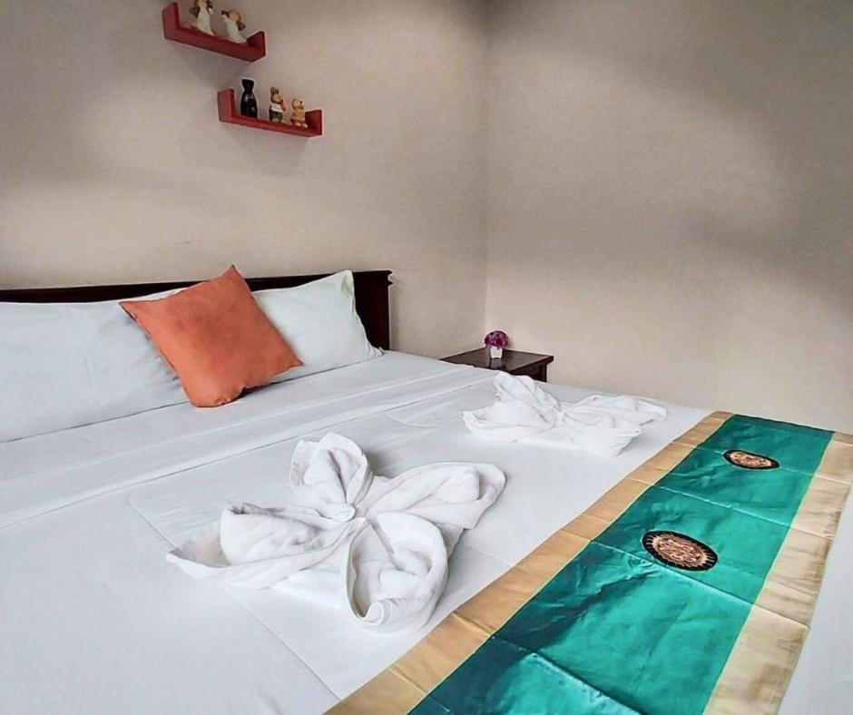 Baanloksouylokchay Hotel Hua Hin Phòng bức ảnh